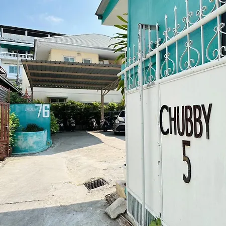 Chubby 5 Apartment